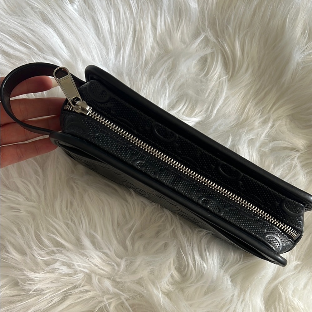 Gucci Black Embossed Shoulder Bag - Picture 3 of 7